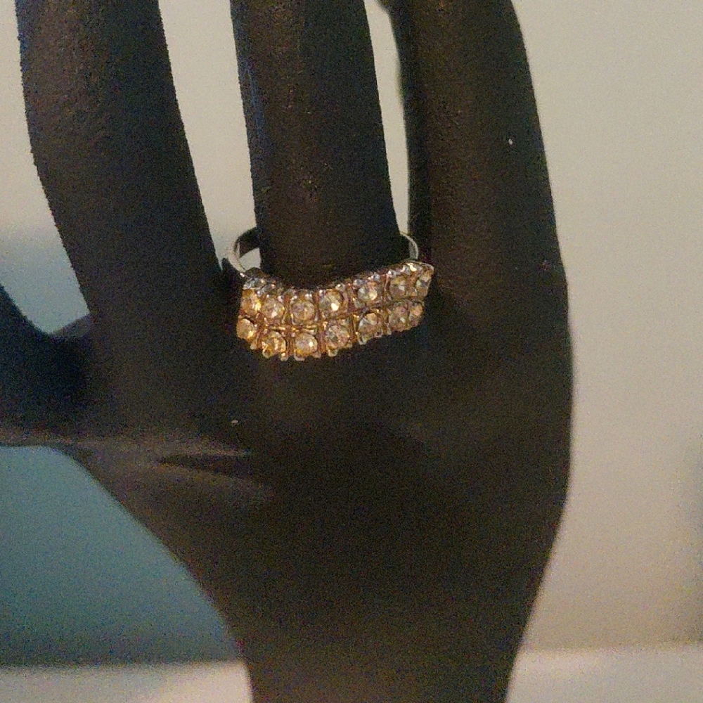 Elegant Silver Women's Ring